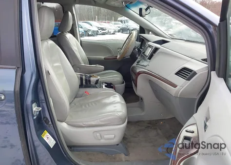 2013 Toyota Sienna Xle V6 8 Passenger from USA, damaged, VIN 5TDYK3DC5DS328603